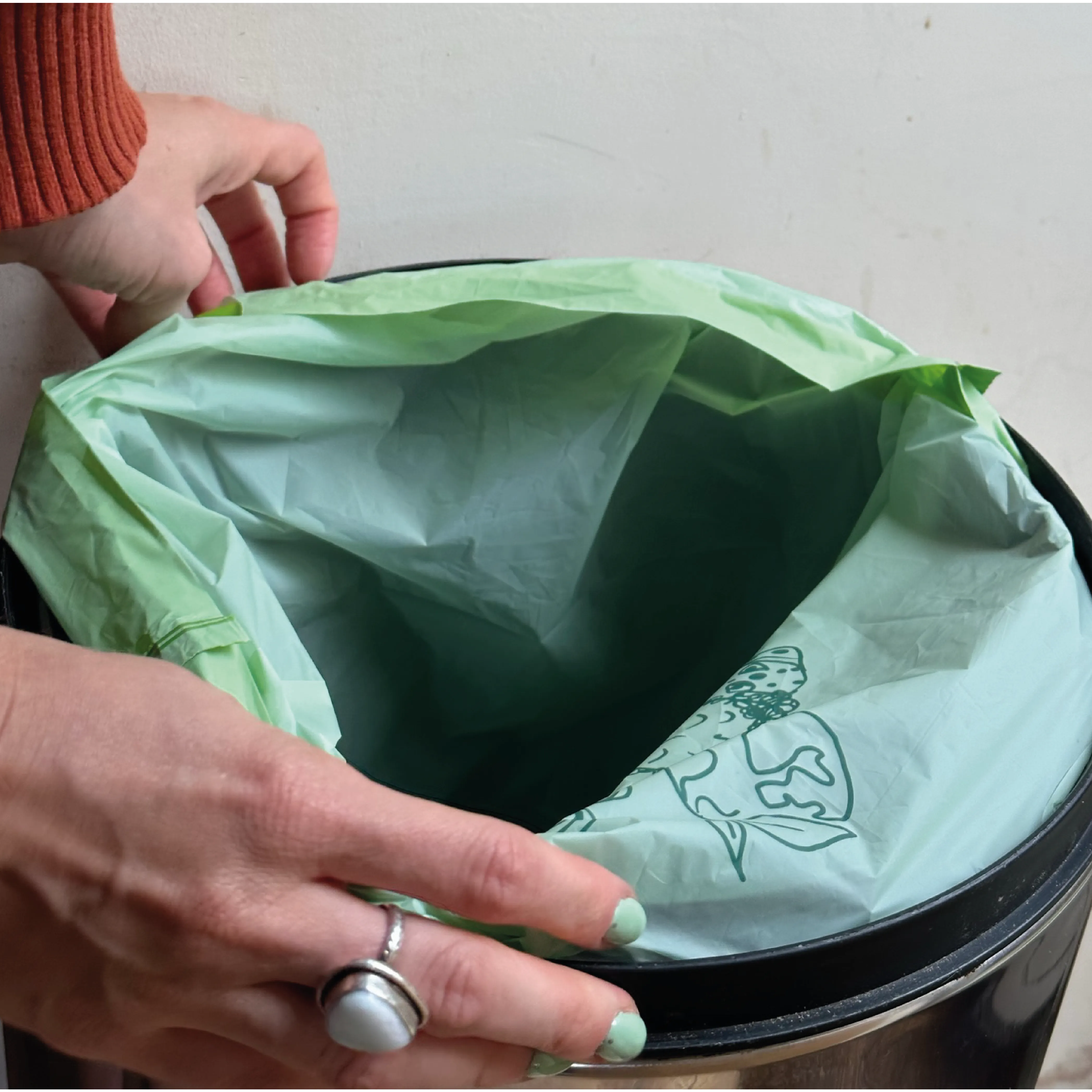 Compostable Drawstring Bin Bags | 10.5 Gallons (25 bags)