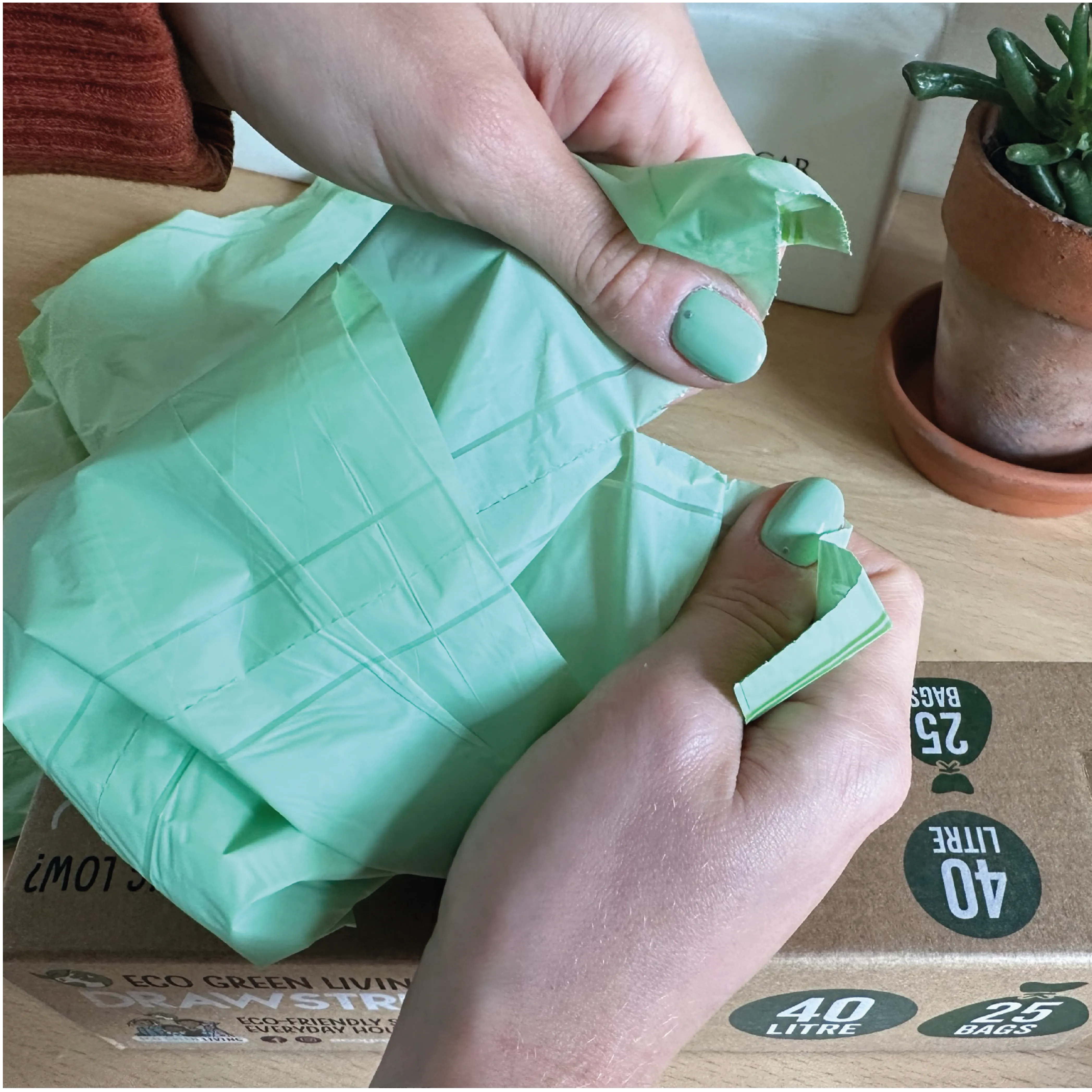 Compostable Drawstring Bin Bags | 10.5 Gallons (25 bags)